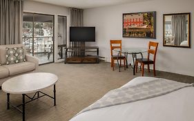 Astoria Riverwalk Inn